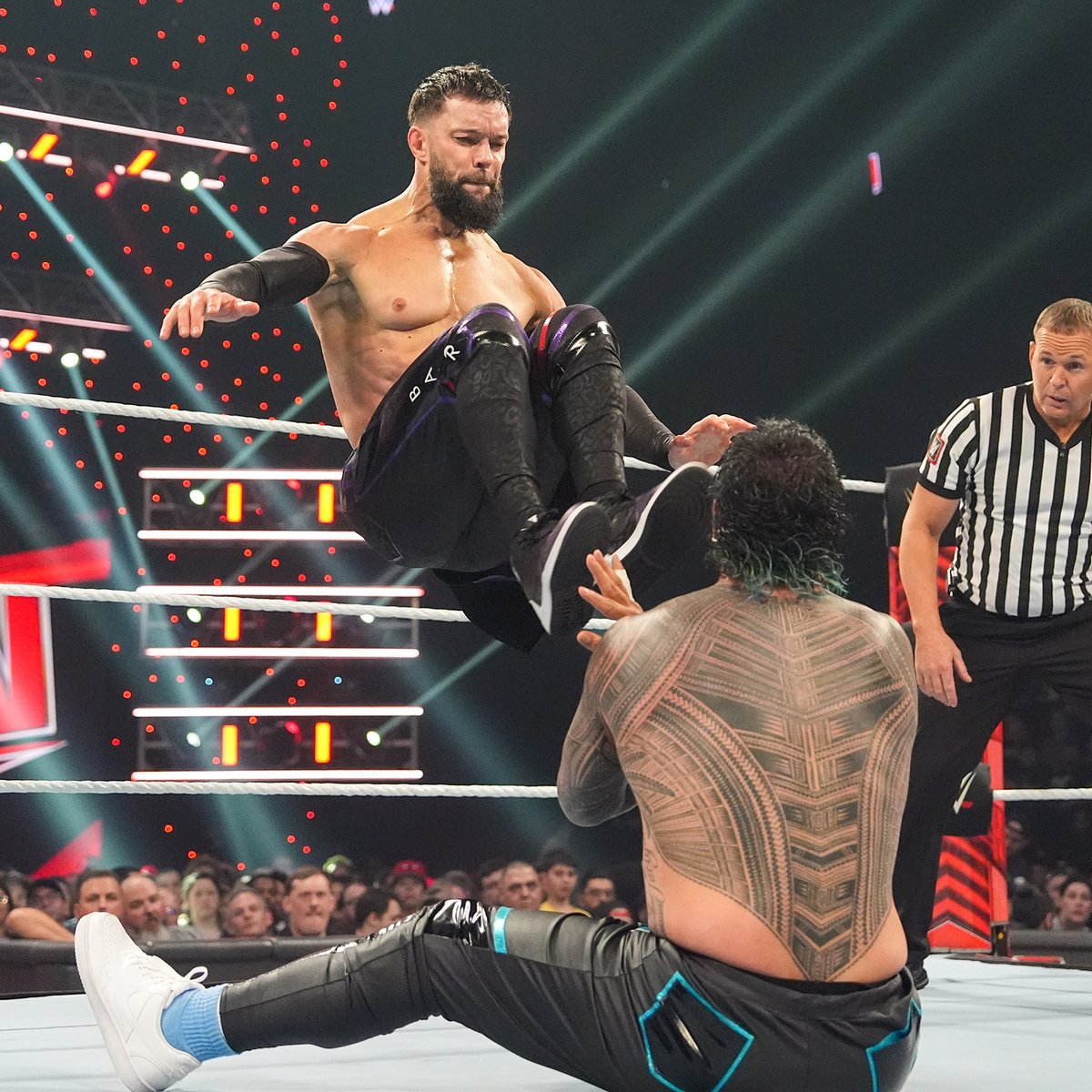theusotwinzcom's tweet photo. Monday Night Raw Digitals are uploaded! - https://t.co/YqSgW70IOx #YEET #WWERaw #YEETMaster (@WWEUsos) https://t.co/rgw3kNK6qU
