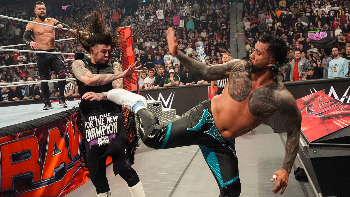 theusotwinzcom's tweet photo. Monday Night Raw Digitals are uploaded! - https://t.co/YqSgW70IOx #YEET #WWERaw #YEETMaster (@WWEUsos) https://t.co/rgw3kNK6qU