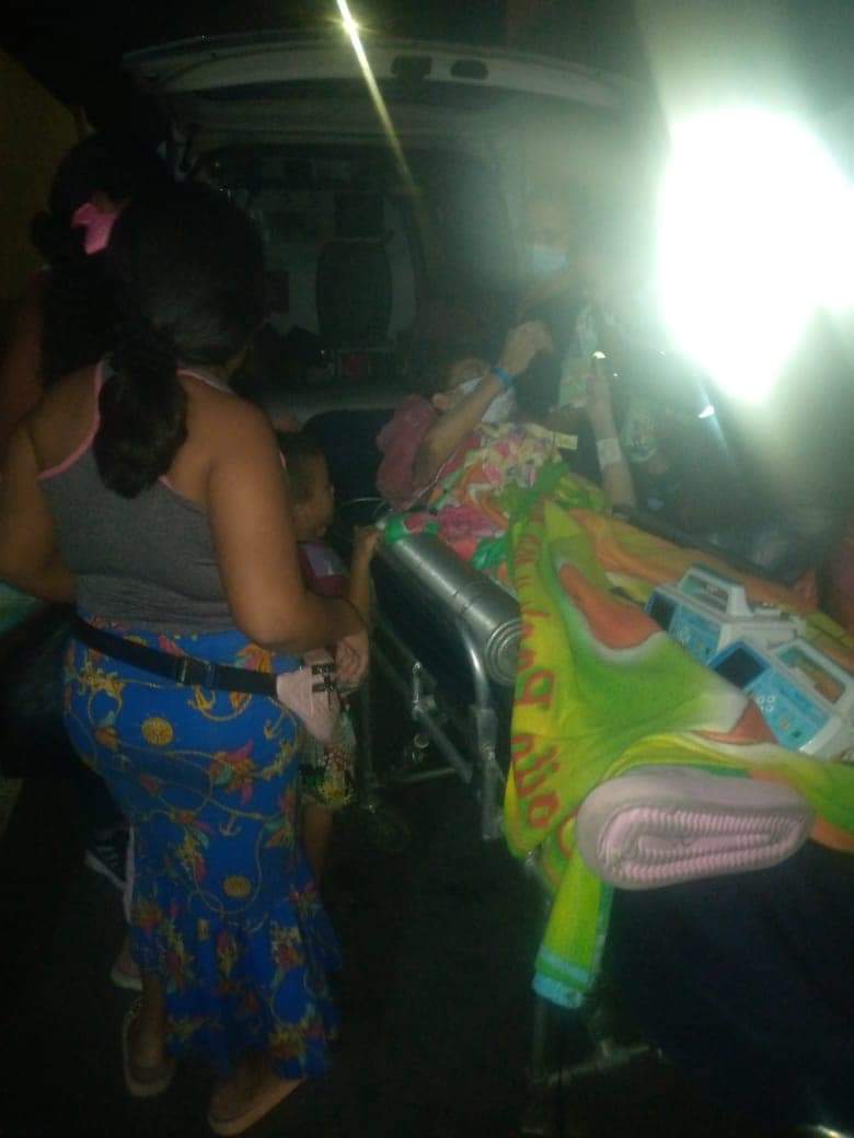 CSelPeriodista's tweet photo. #Atencion
Por fin, después de una dura batalla por parte de la familia y el Ministerio Público, se logró que la Nueva EPS de Ocaña autorizara el traslado de la mujer que presenta cáncer de lengua y necesitaba cita urgente y prioritaria con un oncólogo especialista en el tema. https://t.co/y2gOPXe8rF