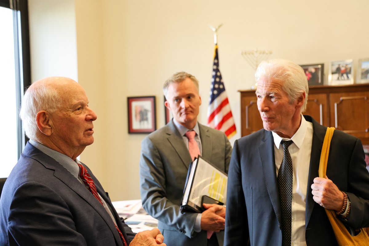 'Pleased to welcome Richard Gere, Chair of @SaveTibetOrg and @SikyongPTsering from the Central Tibetan Administration to the Capitol. We discussed upcoming legislation on Tibet and the importance of ensuring human rights centered foreign policy.' -Chair @SenatorCardin