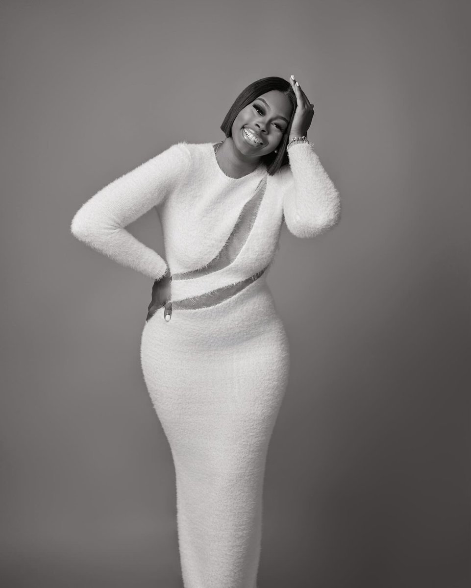 1Lexology's tweet photo. The Perfect Intersection of Experience &amp; Possibilities, where Self- Discovery meets Self- Acceptance 🤎🎁

#season30Eps1 🎈

 📸 @photographybytabb 
👗 @jluxlabel 
👠 @louboutinworld 
💇🏽‍♀️ @minkwigs
💄 @1lexology_ https://t.co/G3cRIBQ17C