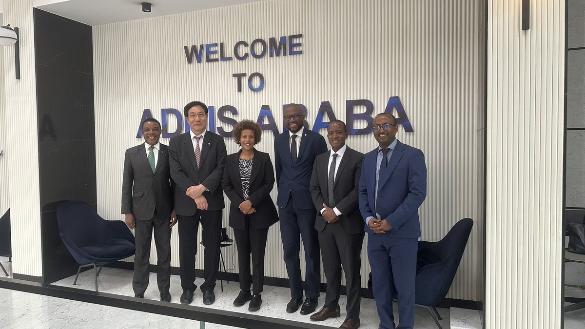 Excellent meeting with @MayorAddisAbaba official Ms. Tamrat with @gggi_hq and @GGGIAfrica officials. Discussions centered on opportunities for @GGGIEthiopia supporting #AddisAbaba #Greencity and #UrbanResilience program