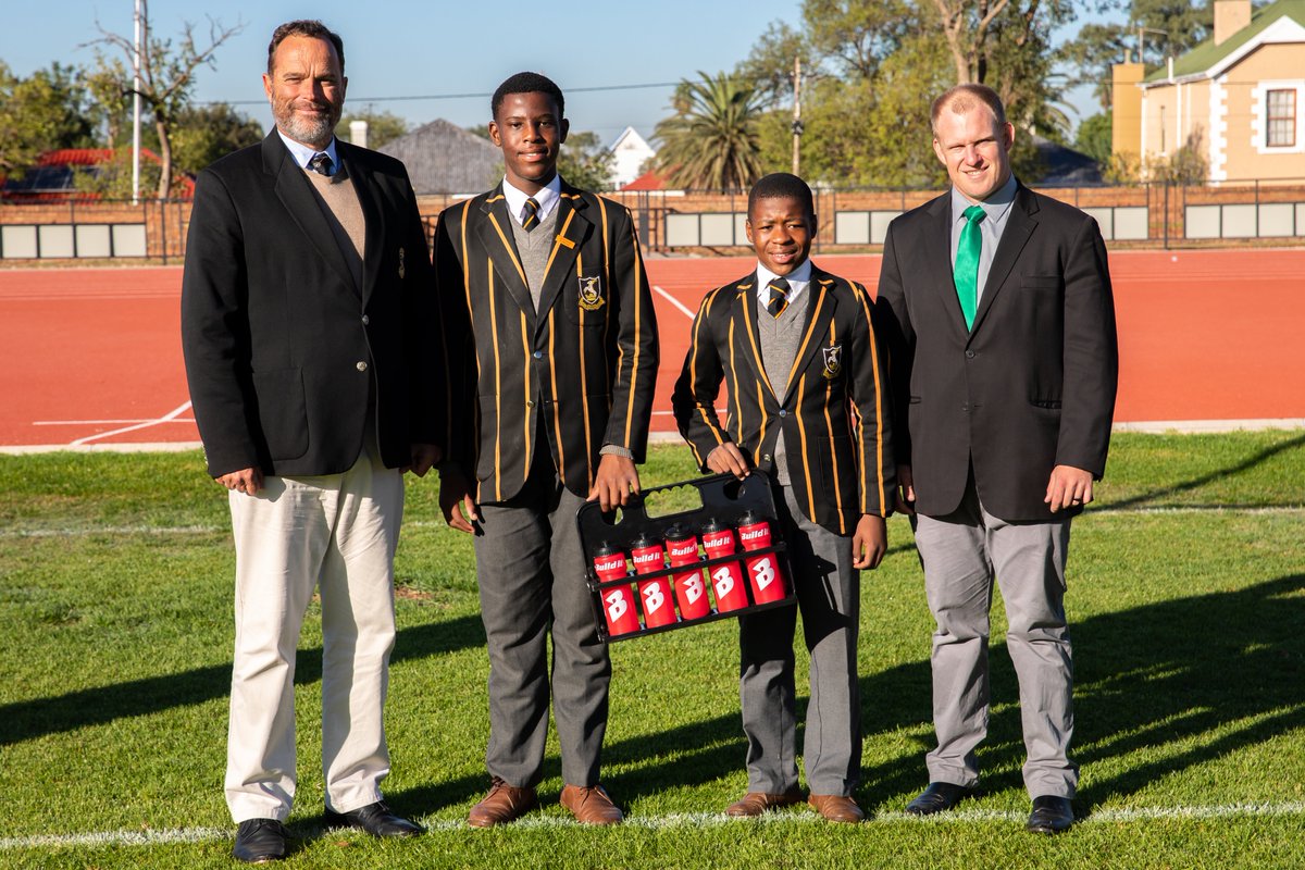 QueensCollegeEC's tweet photo. Thank you to Build it Cala for sponsoring our U14A Rugby Team water bottles! https://t.co/HB0rlrWpJ4