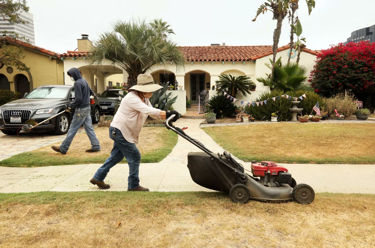 L.A. is flush with water, but another drought will come. Ethos of conservation must be maintained, @LADWP officials say. Only 2 years ago Angelenos were experiencing a 3 year stretch of drought & the strictest water restrictions the region has ever seen. bit.ly/49DTbuE