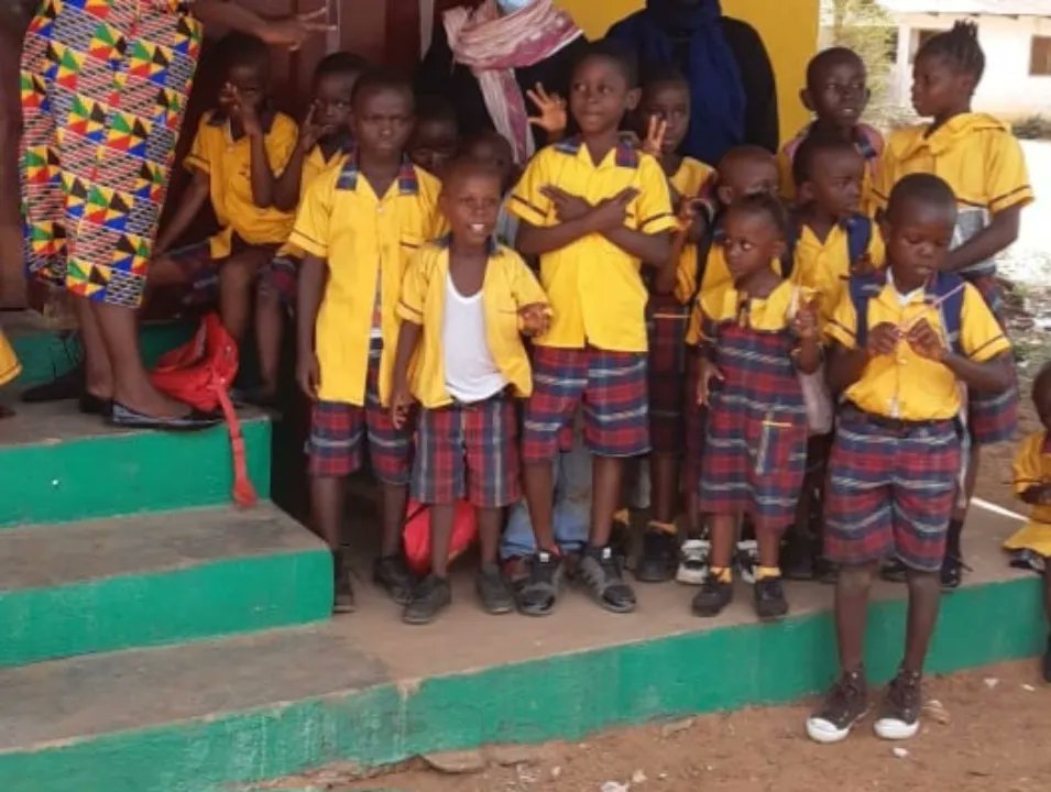 A group 4rm Lajna Ima'illah 🇱🇷,headed by Maulana Nasir Kahloon Sb,Missionary Montserrado County,visited 2 schools 4 visually & hearing impaired children during the month of Ramadan.The group engaged with the students for a considerable amount of time. 
#ahmadiyya_liberia #lajna