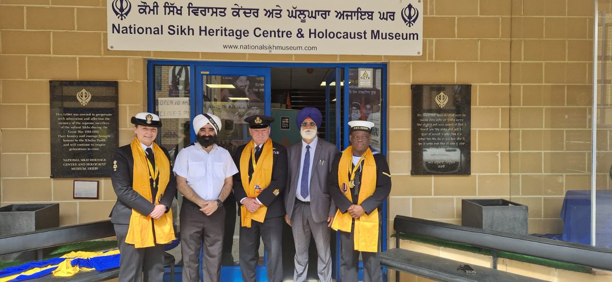 As part of our Vaisakhi celebrations #RNAttract Central visited the National Sikh Museum in Derby and gifted WO John Thacker’s model of HMS SIKH, a WW2 tribal class destroyer, to the museum. We hope it gets many visitors.
@RAdmJudeTerry
@DefenceSikhNetwork
@SikhMuseumDerby