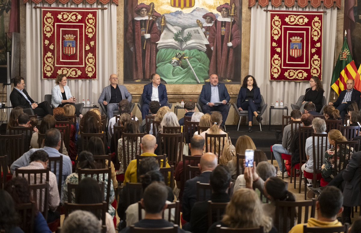 La presidenta de la <a href="/dipcas/">Diputació de Castelló</a>, <a href="/barrachinaMarta/">Marta Barrachina</a>, ha elogiado el espíritu emprendedor “por creer y crear provincia”. 

👉🏽Hoy se ha celebrado la jornada “Conecta y Emprende en la provincia” con motivo del Día Mundial del Emprendedor.