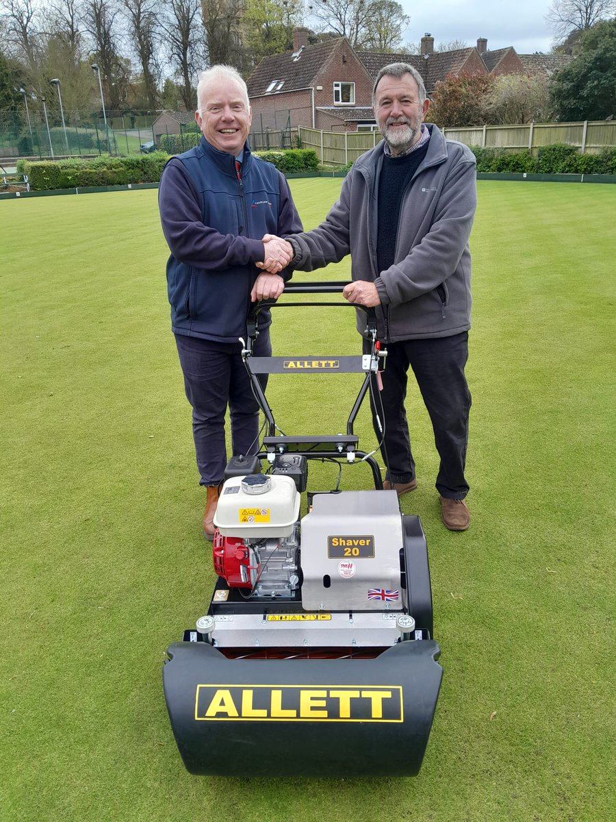 Howard from Aldeburgh Bowls Club took delivery of their Allett Shaver 20 cylinder mower. This Allett Shaver is a fine-turf mower designed for cricket, bowls & golf clubs that require a precision-cut cylinder mower that is easy to use, simple to maintain & a delight to operate.
