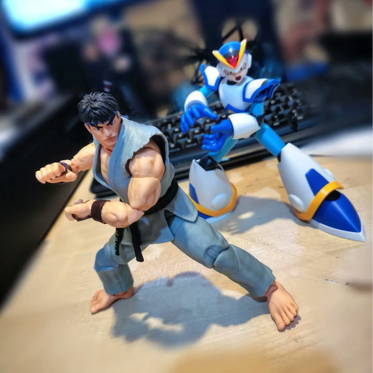 Let's learn hadouken from Ryu.
#ryu #hadouken #rockmanx #megamanx #streetfighter #capcom #Kotobukiya #jadatoys #actionfigure #toycollection #toyphotography #actionfigurecollection #actionfigureaddict