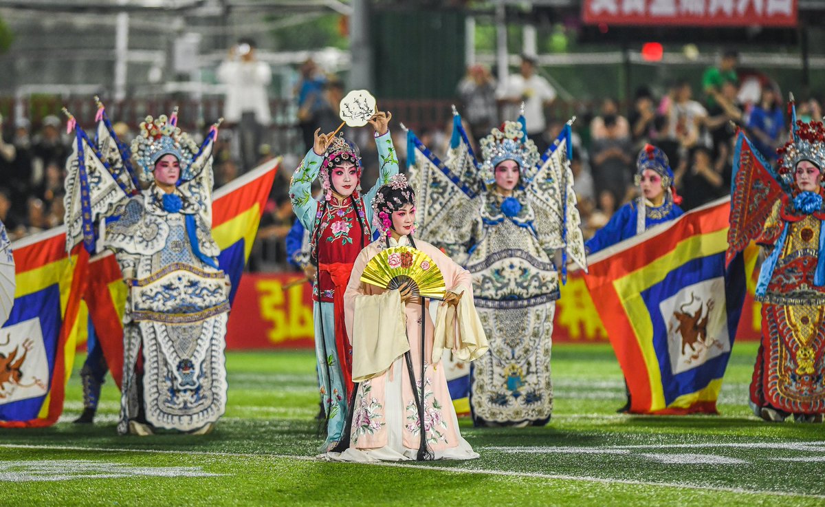 China’s #VillageSuperLeague is going international! An eye-catching friendly #football match with international students was recently held in #Guizhou, southwest #China, celebrating friendship & sportsmanship. ⚽🤝