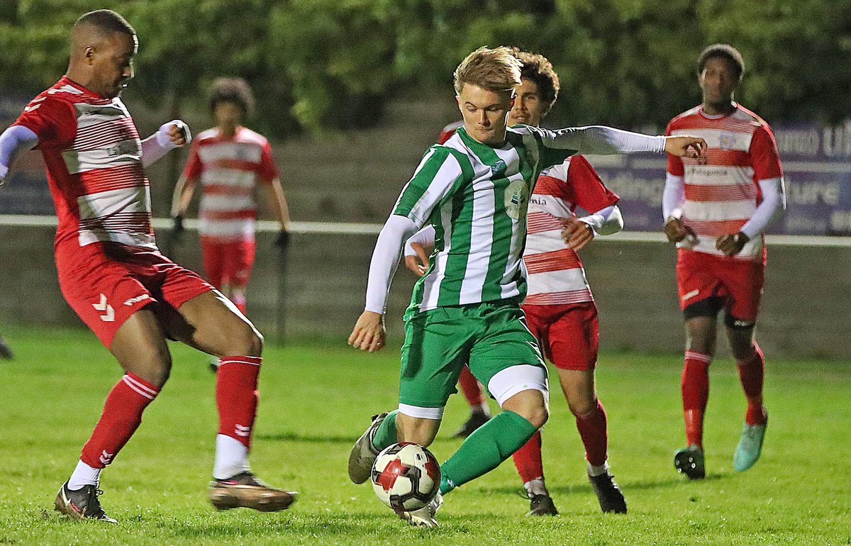 To view a selection of images from last night's @GWRovers vs @IlfordFC1881 match in the @EssexSenior visit nickyhayes.com @AntonioCMartin @Boylan_callum10 @CJPhillips1982 @Essex_Echo #LovePhotography