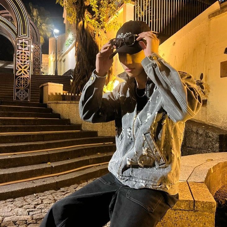 qimerical's tweet image. ㅤ

              ANTON     SNS UPDATE  .ᐟ
              2O24年       O4月         16日  
              ❛   Proof of life!  
ㅤㅤㅤㅤ
ㅤ