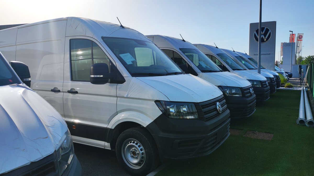 BossoniAuto's tweet photo. Con i veicoli commerciali Volkswagen, l'efficienza è garantita! Dalla versatilità del Transporter alla potenza del Crafter, c'è sempre una soluzione su misura per le esigenze di ogni attività >> https://t.co/zLFMfdtjMm  
#Volkswagen #VeicoliCommerciali #Efficienza https://t.co/PDK1ZYXn4x