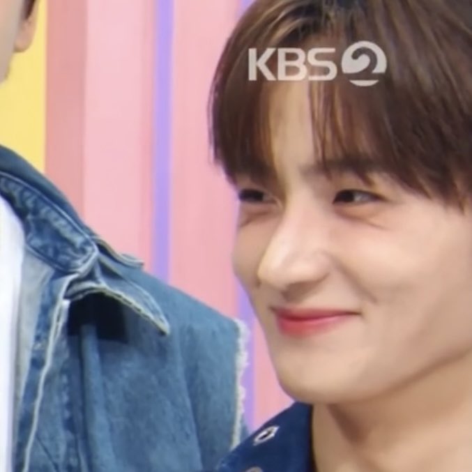 순간의 현재 tweet media