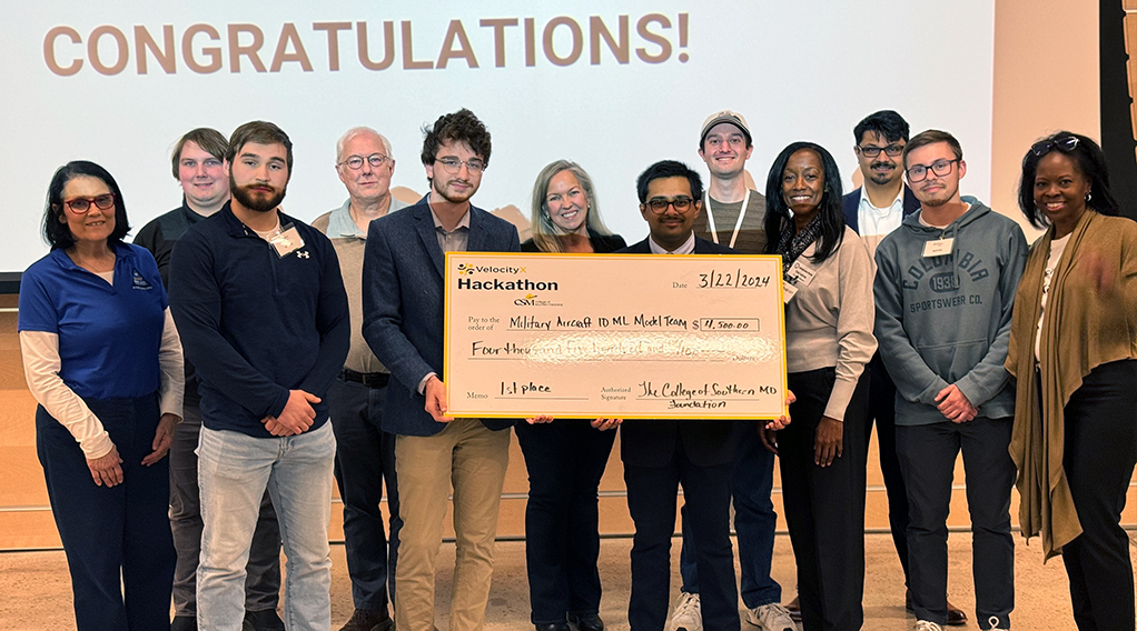 Teams Compete for $$ to Develop AI that Assists the Warfighter During Velocity Center’s 4th Hackathon csmd.edu/news/2024/team… @USNavy @CSMHawks @MD_CommColleges #CommunityCollegeMonth