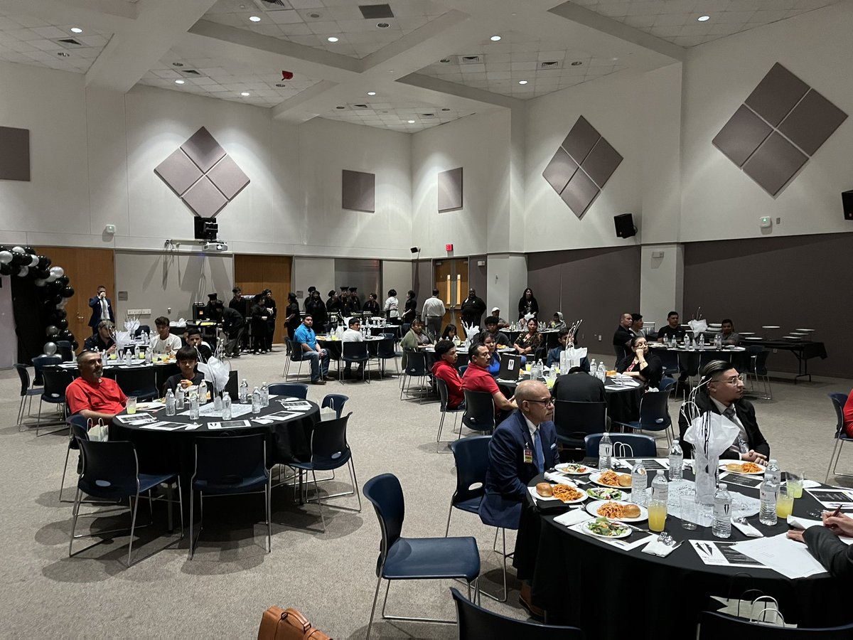 We had a great time taking part in South Houston's Young Men Rise Up event, where we shared the opportunities offered by Momentum! It's inspiring to witness the impactful work of <a href="/heb/">H-E-B</a>, <a href="/bankofamerica/">Bank of America</a>, and Constable Garcia in our community!