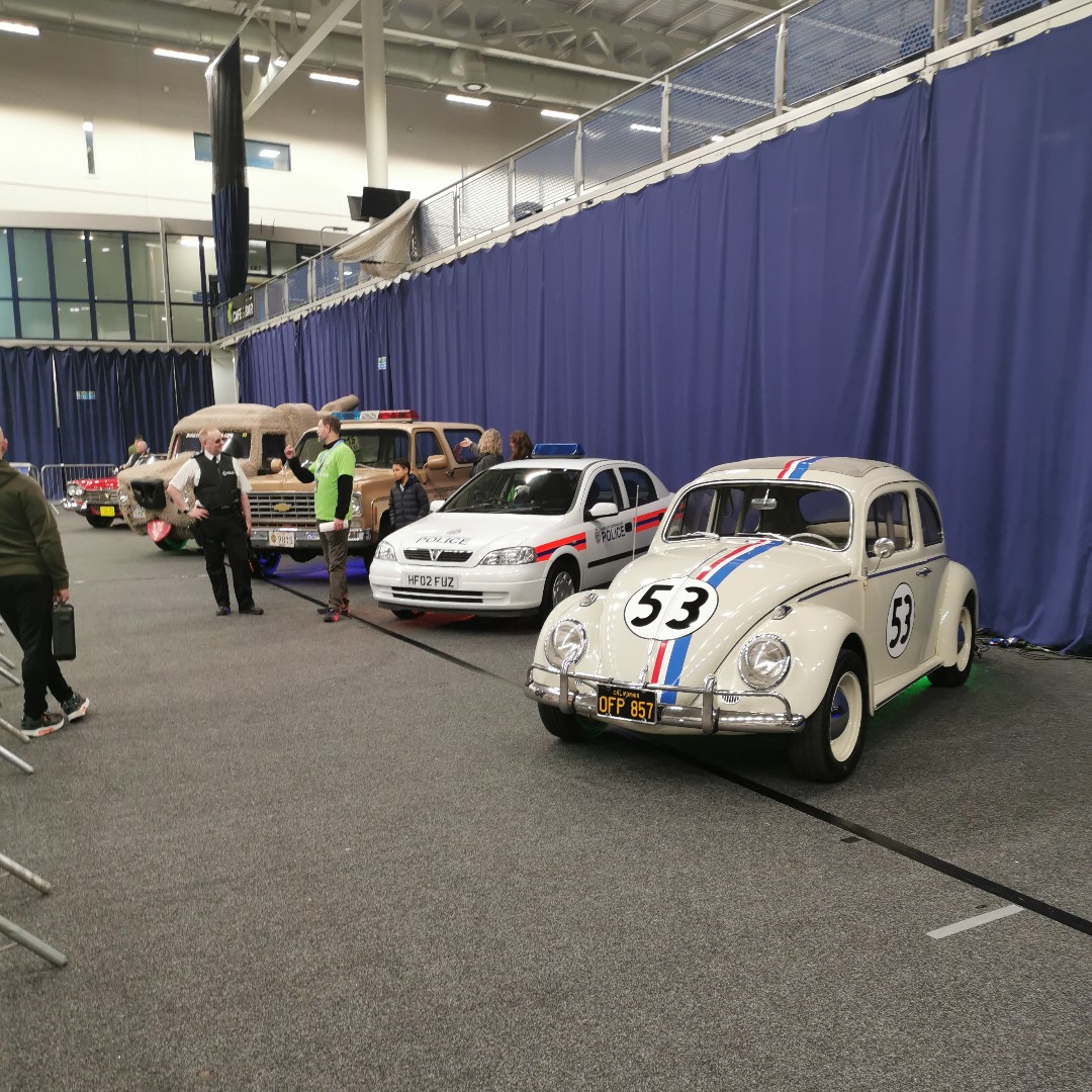 Another busy day here at Bolton Arena yesterday 🤩 Stars and Cars were back to showcase some iconic cars from the screen, and even a few famous faces were spotted in the Arena! 🚗💫 The organisers have donated all the profits to Derian House Children's Hospice in Chorley 🤗