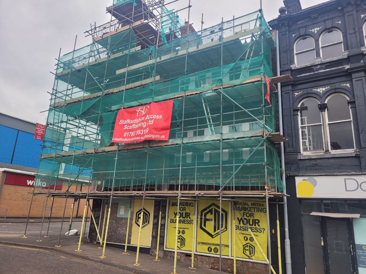 ❤️WE LOVE OUR HERITAGE ❤️ Buildings in Market St, Commerce St & Uttoxeter Rd are being restored as part of the Longton Town Partnership Scheme. The scheme has helped to fund 80% of the cost of repair & there's one more building in the pipeline. 👉bit.ly/3VVLrBe