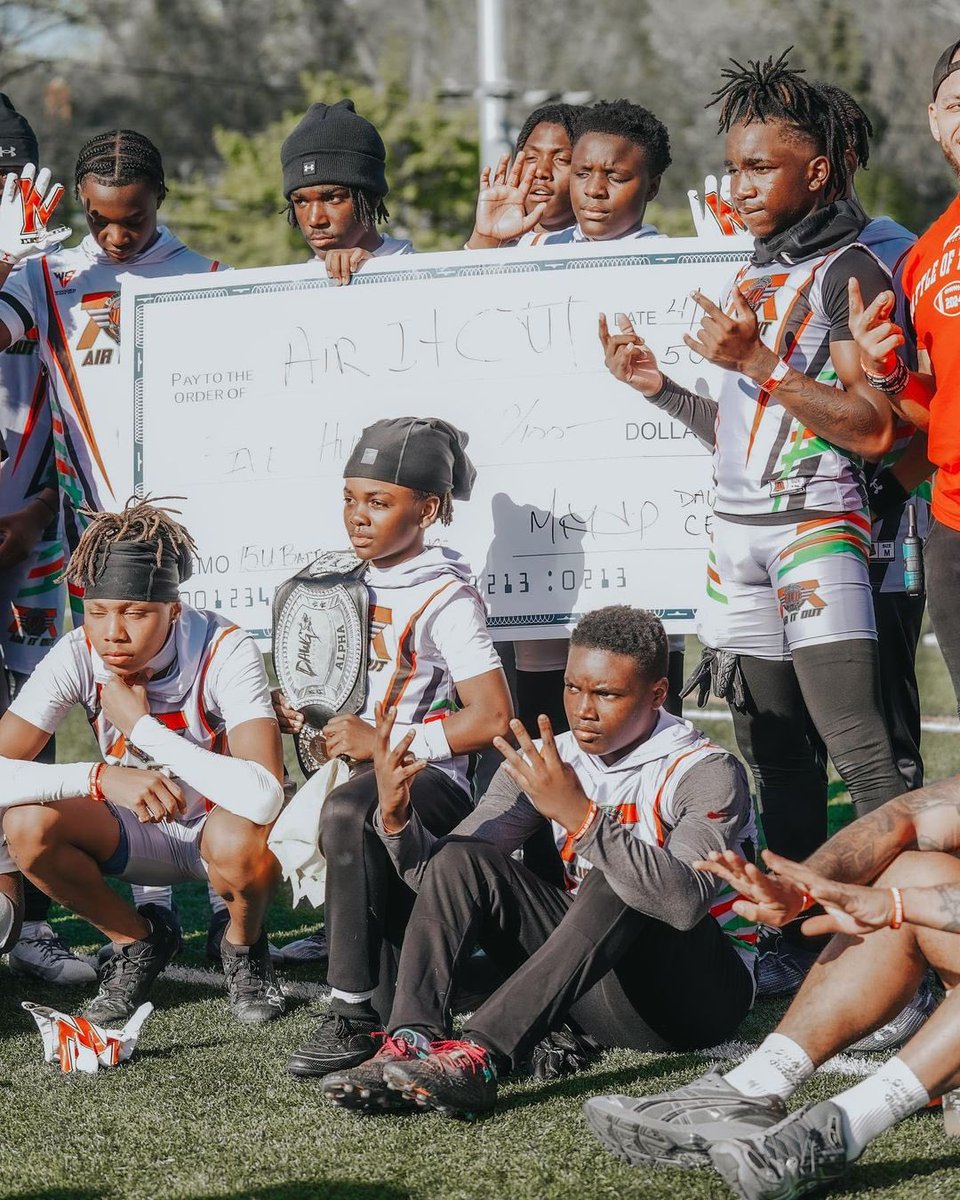 Battle of the Dawgs🏈👑‼️ <a href="/TheNyNy7/">Nyheim Hines</a> <a href="/MW1__/">Wolf</a> <a href="/FitnessBadi/">Badi Fitness</a>