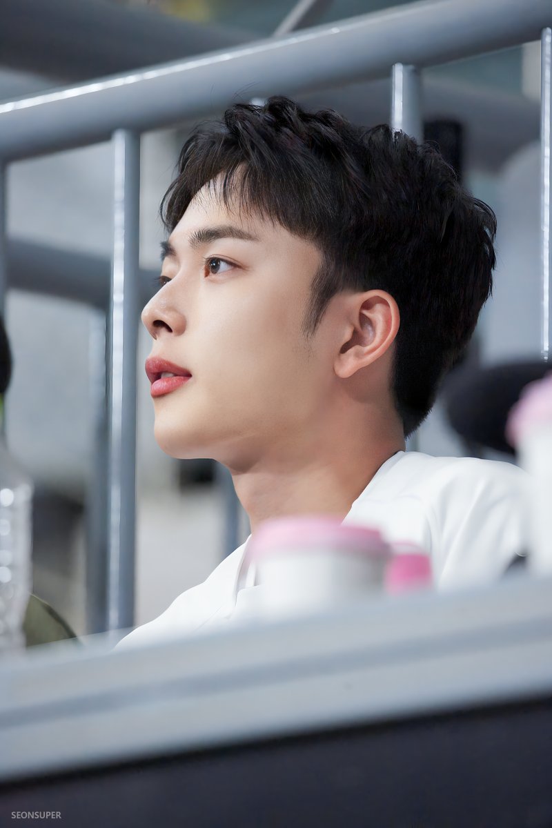 240414 고척 시구⚾승리요정🧚‍♂️
#유선호