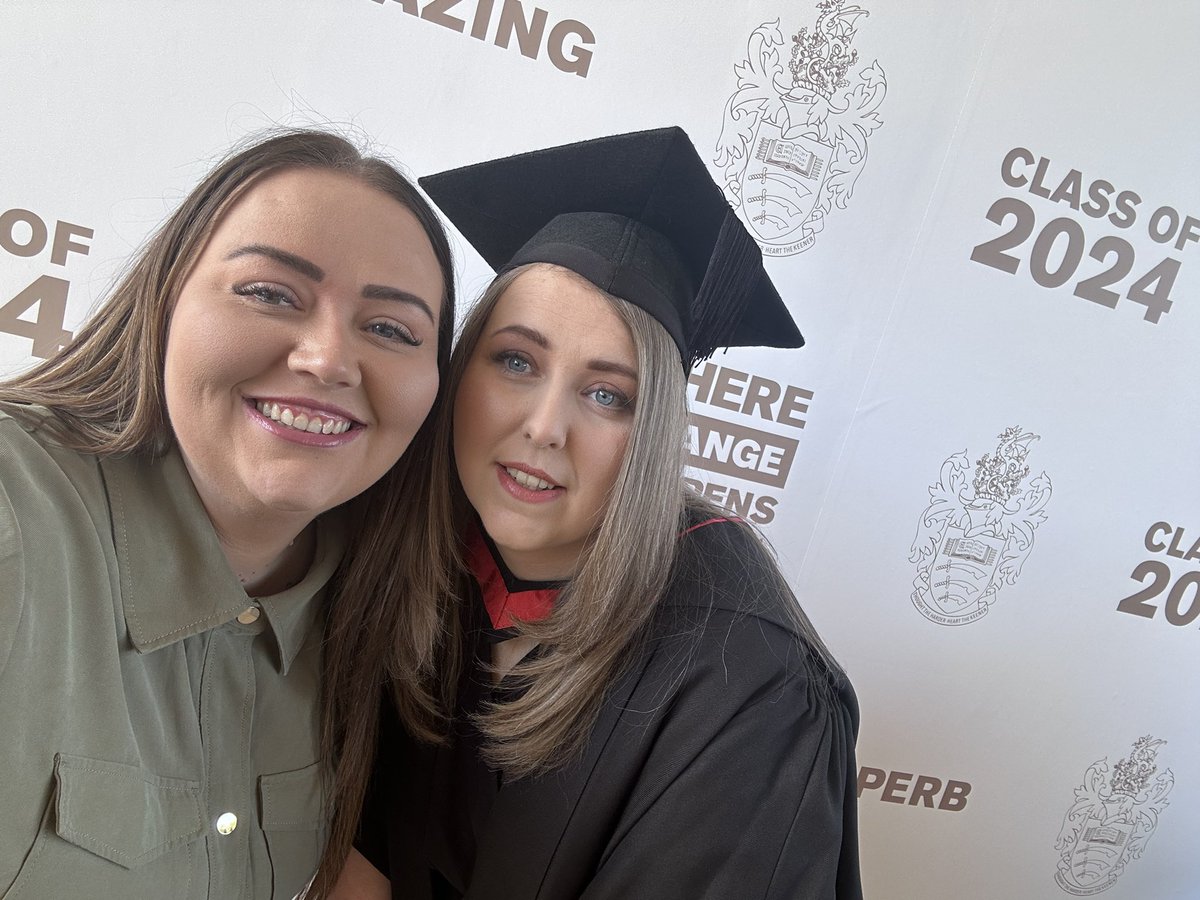 JPWinnerSLT's tweet photo. GRADUATION DAY! 👩‍🎓 

So excited to be finally graduating! Congratulations to everyone for all the hard work! 

It’s so lovely to reflect on my journey from the start (as a first year student) to now (working as a NQP!) https://t.co/1uACFEZDhm