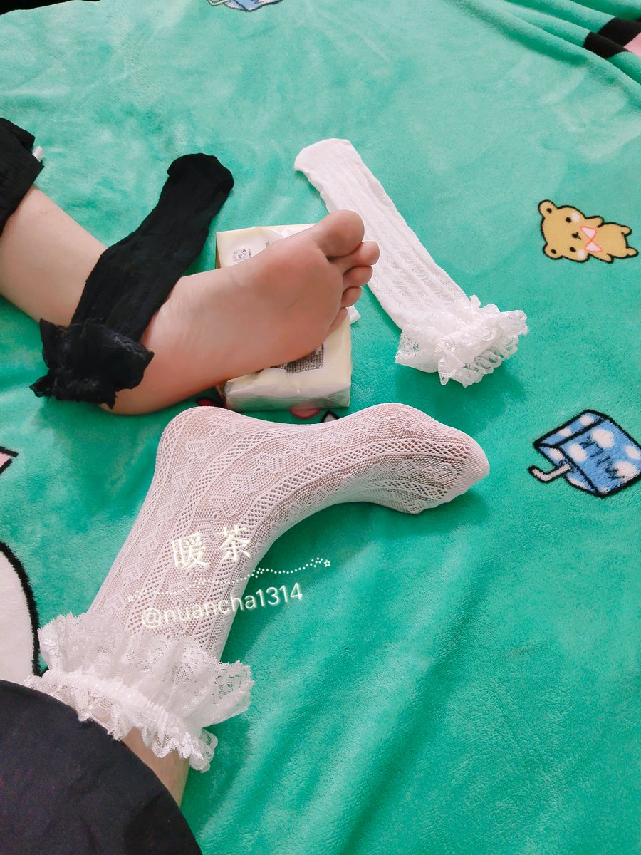 nuancha1314's tweet photo. 洛丽塔蕾丝小腿袜
#足控 #裸足 #腿控 #原味袜子 
@Cursh52 https://t.co/AUOZ3NBMHq