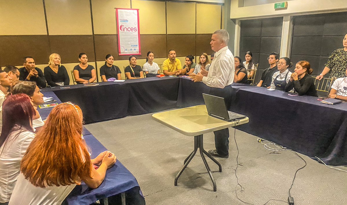 IncesRegionalZ's tweet image. En las entidades de trabajo 

Inicia la formación en el PFAP Mesonero/ Azafata impartido por el MTP José Villavicencio del CFS Maracaibo 

40 participantes trabajadores/as del sector turismo reciben la atención del Inces en instalaciones del Hotel Tibisay 

 #QueLoSepaElMundo
