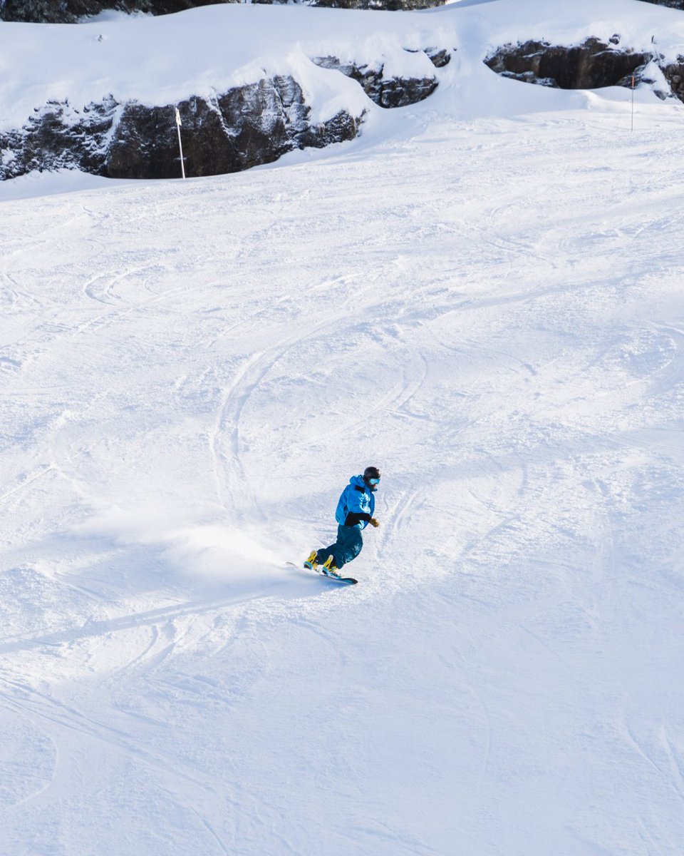 PDS_officiel's tweet photo. For this last week of skiing, some lovely snowflakes have fallen on the resort ❄️✨

The link between Châtel and Avoriaz will remain open until 21 April!

(Subject to weather conditions)

#portesdusoleil #mountains #ski #snow #alps #chatel #avoriaz https://t.co/lnk3dN5aZA