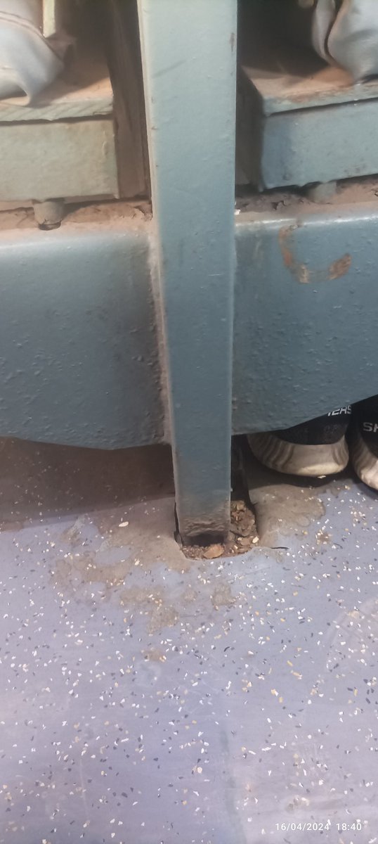 fcamVikrant's tweet photo. @DRM_BVP @wrdrmrjt
@WesternRly
@RailMinIndia
Dear sir,
I am traveling in bkng to nud
09521 rajkot- veraval passenger 
From engine side to 10th no of bogi seat is breaking..
For more clarification please check image..
Currently seat is moving like zula., https://t.co/CxHNhlaDqx