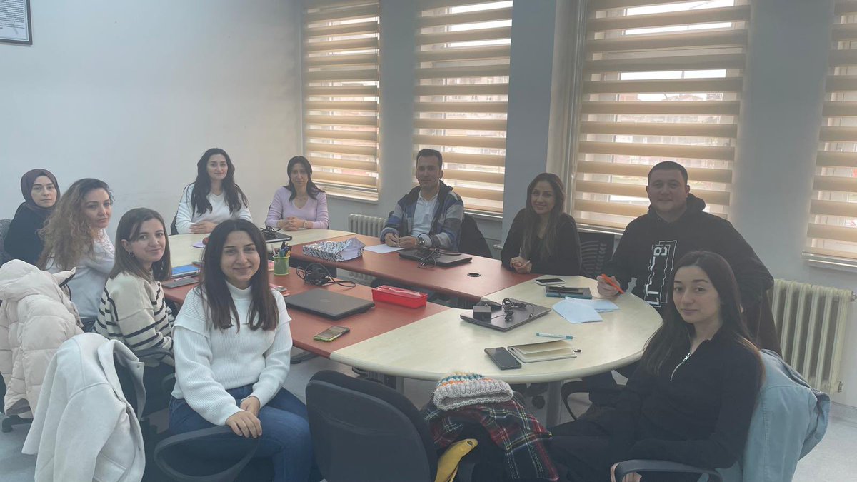CorluArast's tweet photo. Çorlu Rehberlik ve Araştırma Merkezi bünyesinde sorumluluk bölgemizde bulunan psikolojik danışmanlarımız ile her kademe için ayrı planlanan atölye çalışmalarımızın ilk oturumları tamamlandı. https://t.co/Mif020S3ui