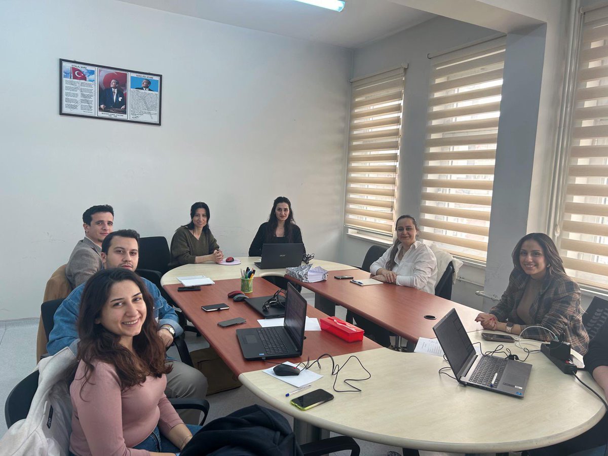 CorluArast's tweet photo. Çorlu Rehberlik ve Araştırma Merkezi bünyesinde sorumluluk bölgemizde bulunan psikolojik danışmanlarımız ile her kademe için ayrı planlanan atölye çalışmalarımızın ilk oturumları tamamlandı. https://t.co/Mif020S3ui