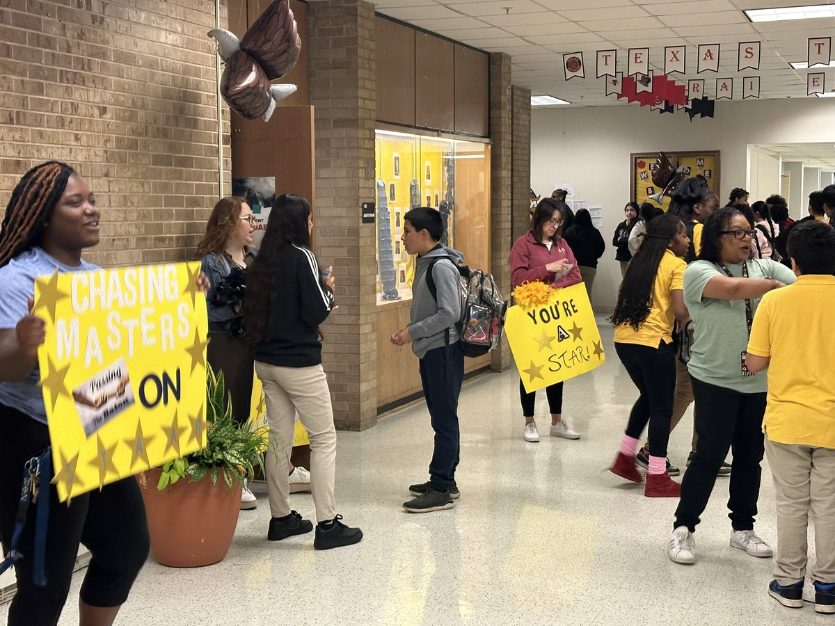 Words of motivation and inspiration from our West Dallas Junior High teachers on our first day of STAAR testing! We love and believe in our students ❤️@MRamirezDISD @LisaAnnVega1 @MsLauraGuzman