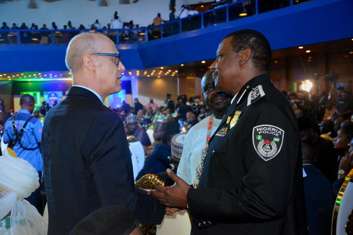 UNODC_Nigeria's tweet photo. Together with our partners, we will continue to strengthen @PoliceNG_CRU in building trust, improving its accountability &amp; integrity and enhancing public safety.

#PoliceExcellence #ReclaimYourRights https://t.co/IsC4IeMW5U