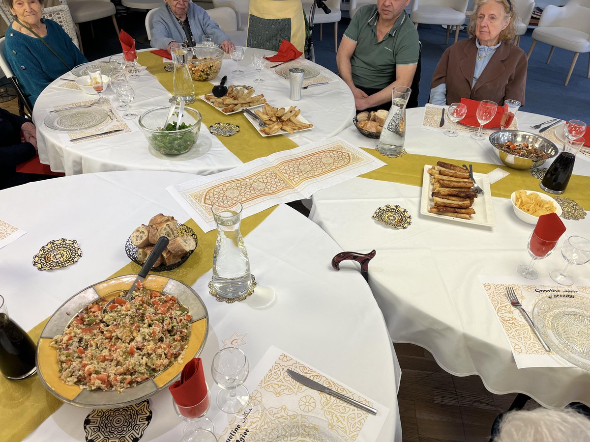Les saveurs orientales à l'honneur aujourd'hui à <a href="/SenStEtienne/">Senioriales de St Etienne</a>, nos résidents ont voyagé au soleil ! <a href="/senioriales/">Senioriales</a> <a href="/saint_etienne_/">Ville Saint-Étienne</a> #repaspartagé #orient #soleil #bienvieillir #partage #convivialité #seniors