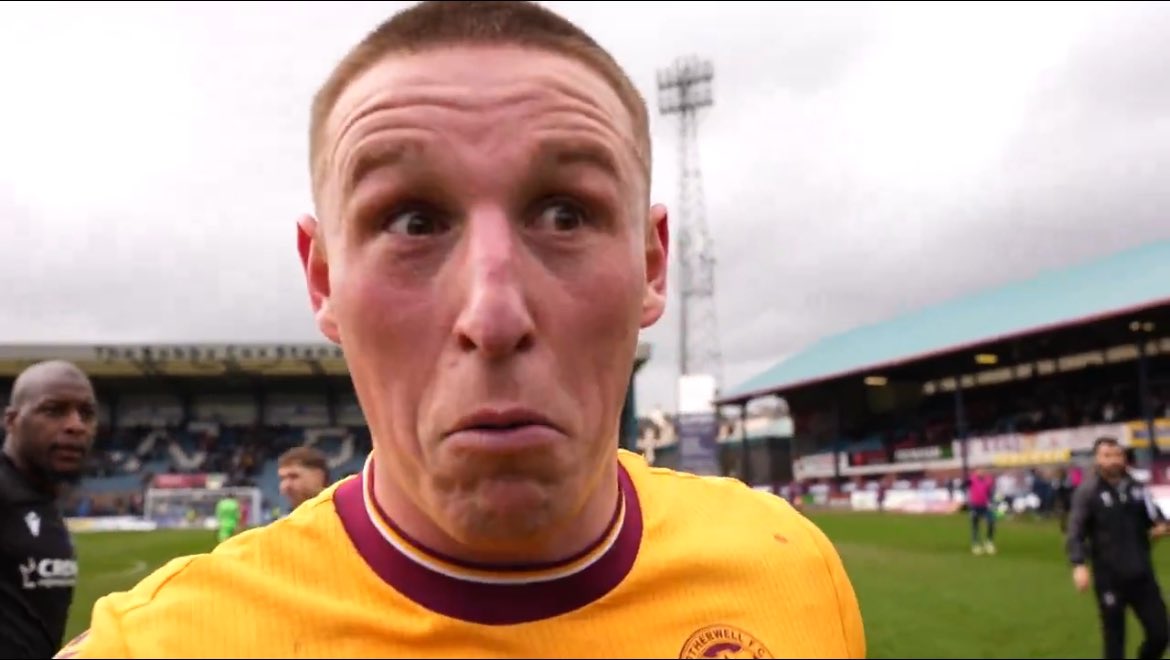 MFCTID1886's tweet photo. Raging https://t.co/kNM2K6TTUj