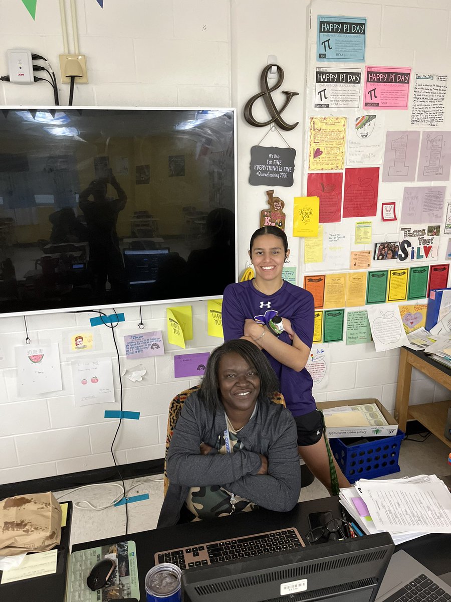Alvarez_A_Photo's tweet photo. Y’all go vote and help Ms.Rodriguez get in the top ten by this Thursday on the Americas Favorite Teachers list!!!
.
.
.
.
@mnrod1971 #teachers #teachersofamerica #fyp #viral #teacher5oclockclub #teachertwitter @SamuelClemensHS @scbuffalostrong @CruitClemens https://t.co/C3os7F7q7Z