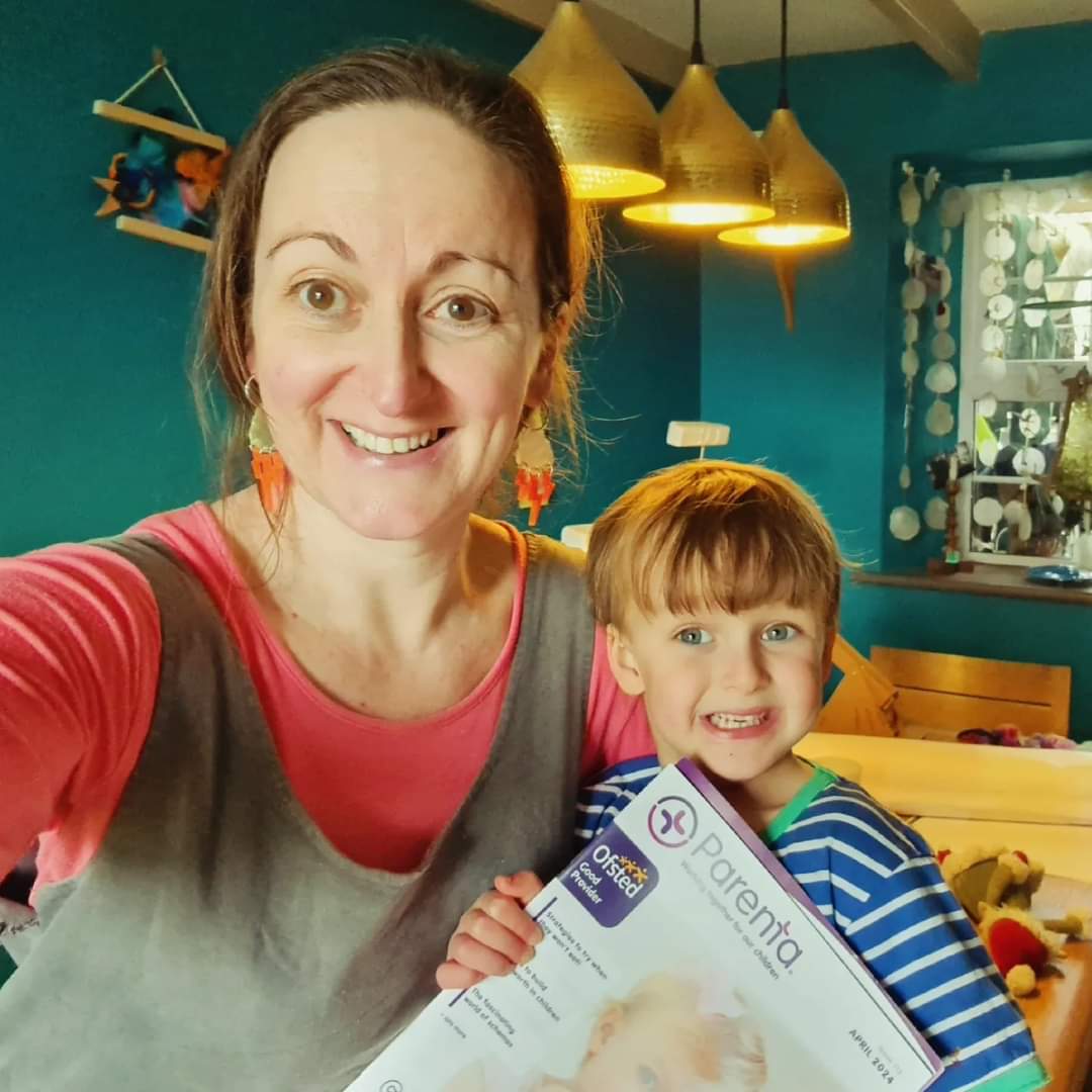 Me and my small person with the latest edition of @TheParentaGroup srenta. Check out my article on tips for settings who support children who struggle with eating. parenta.com/2024/03/19/sen…