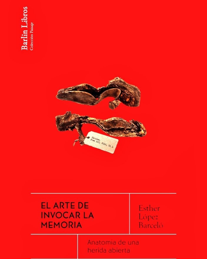 he escrito el ensayo solo para descubriros un lenguaje secreto que crearon las presas políticas de las cárceles de Ventas y Segovia para enviarse información de celda en celda y de prisión en prisión. Estos son los cuadernos de claves 👇 y en este libro 👇 cuento su historia.