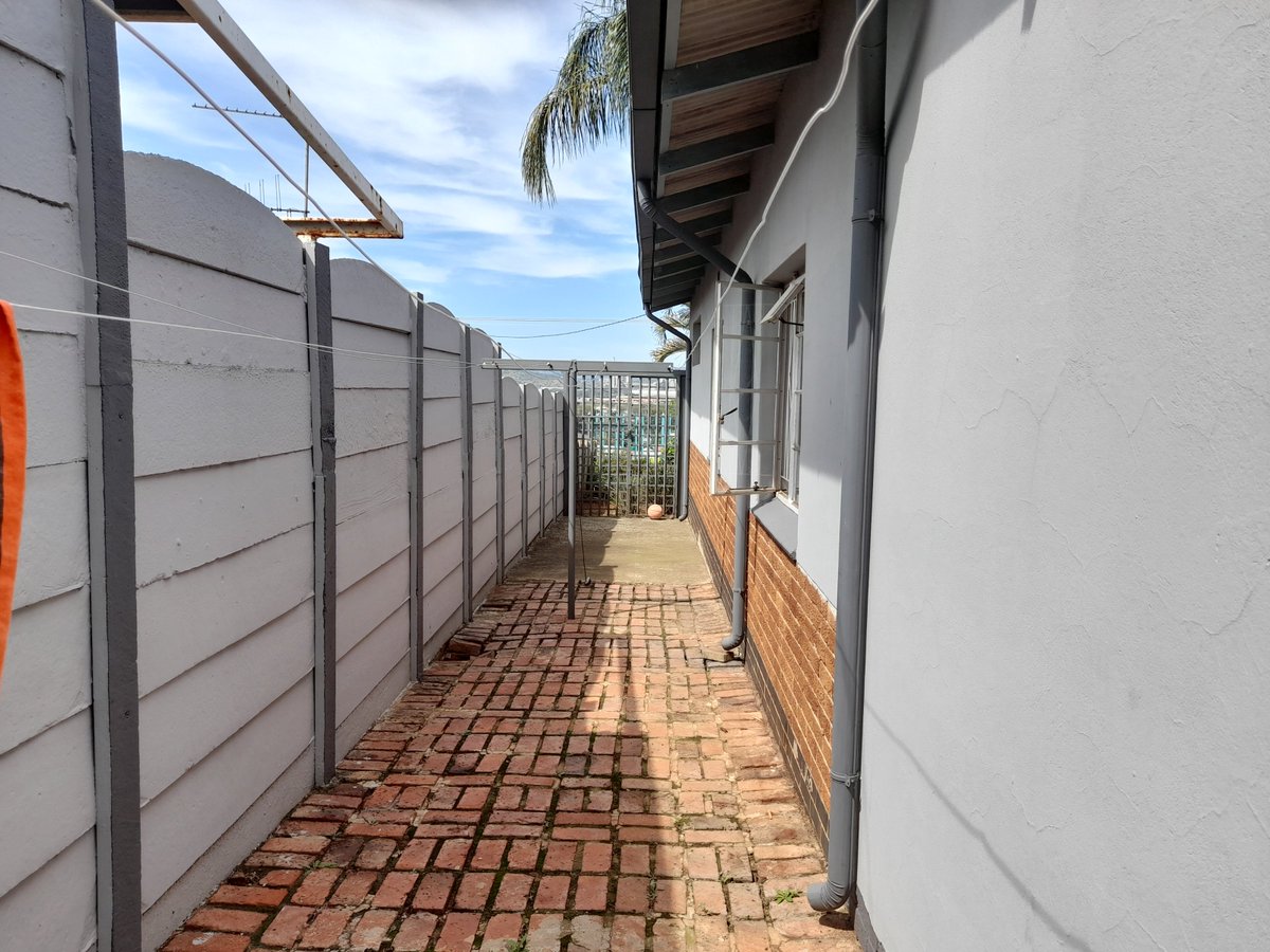 Located north of Pretoria in Mountain View. Space comes standard, views come standard. Great for the modern family, that know want they want and desire.
#PropertyForSale #HouseForSale #findhome #ValueForMoney

Link: property24.com/for-sale/mount…