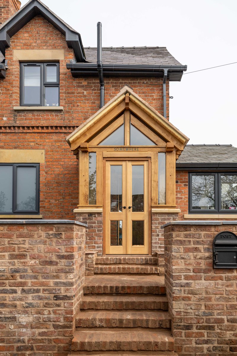 HardwoodsGroup's tweet photo. A recent project...

How good does that look? Living proof that an oak porch can turn any home from beautiful to spectacular✨

The use of our capping system means there is no risk of water ingress into the frame - it's a porch that will be around for generations to come ✅ https://t.co/008zr8Aj12
