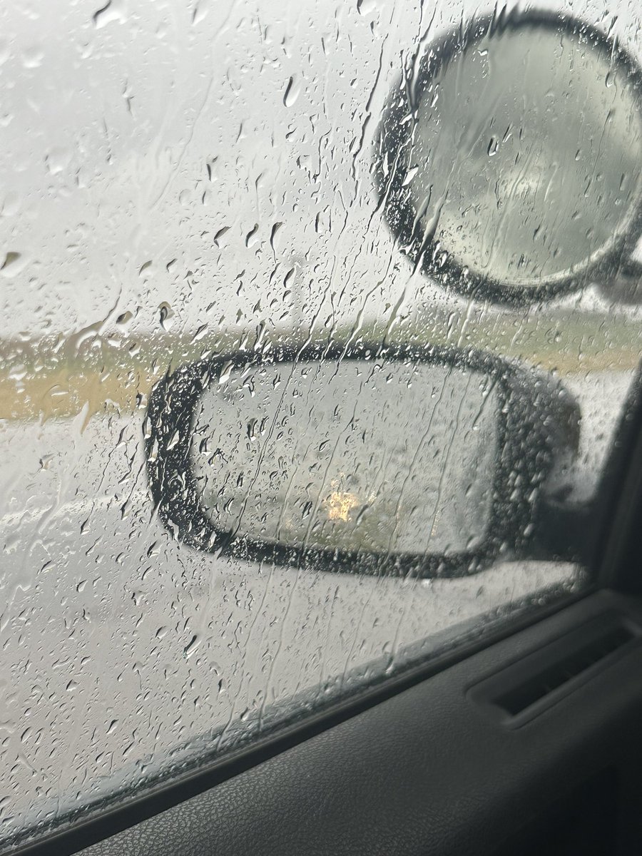 Most of East River will experience some rain today, along with part of West River. If you are driving in the rain, please do not use your cruise control as it can lead to hydroplaning. #keepSDsafe