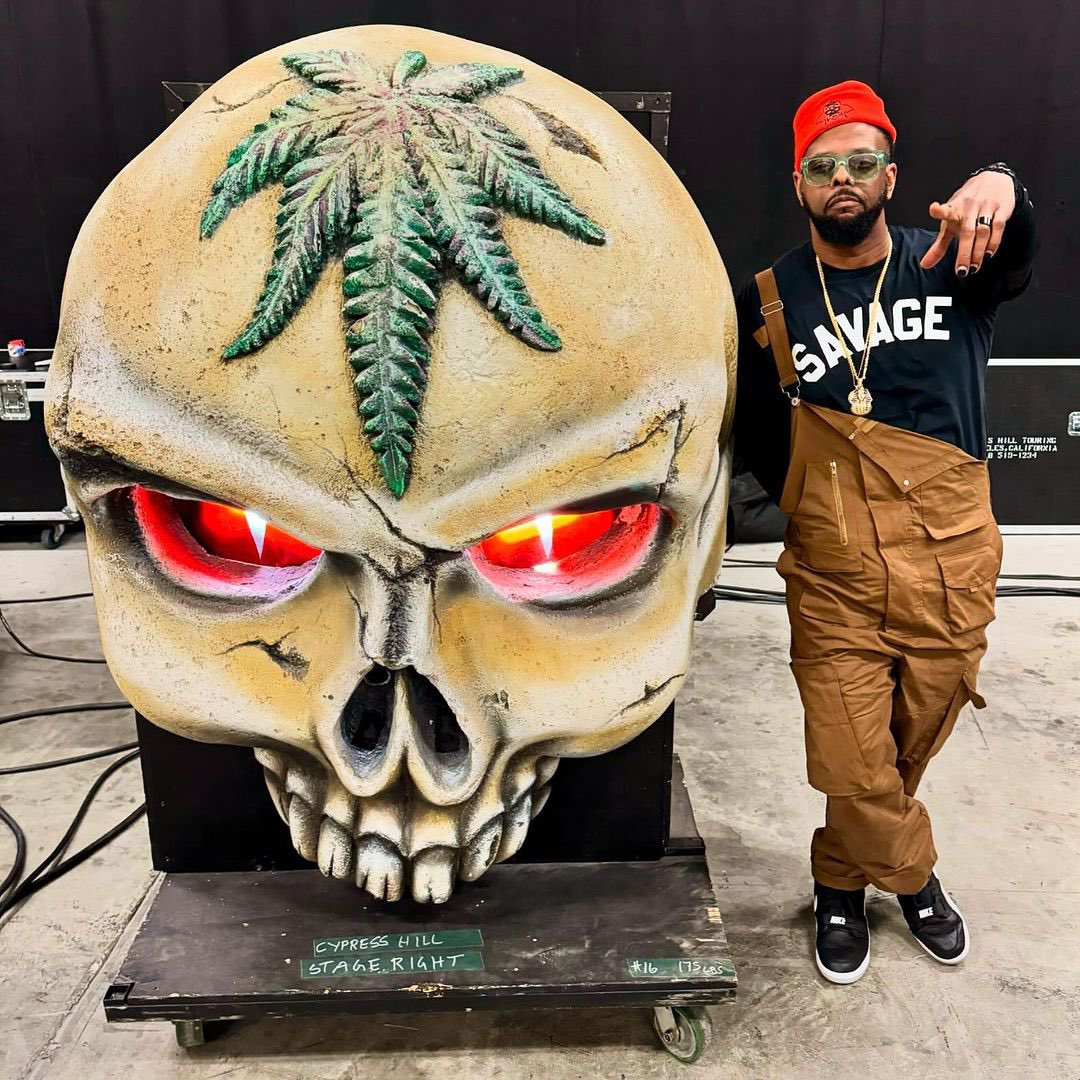 “SKULLY & I ain’t here to comfort you B*TCH!”💀🏴‍☠️ …see you all soon.🌙 @cypresshill 📸: @lvdrumbob #CypressHill #DjLORD #TerrorWrist #SavageAF #Skull #WeLegaliZedIt #TourLife