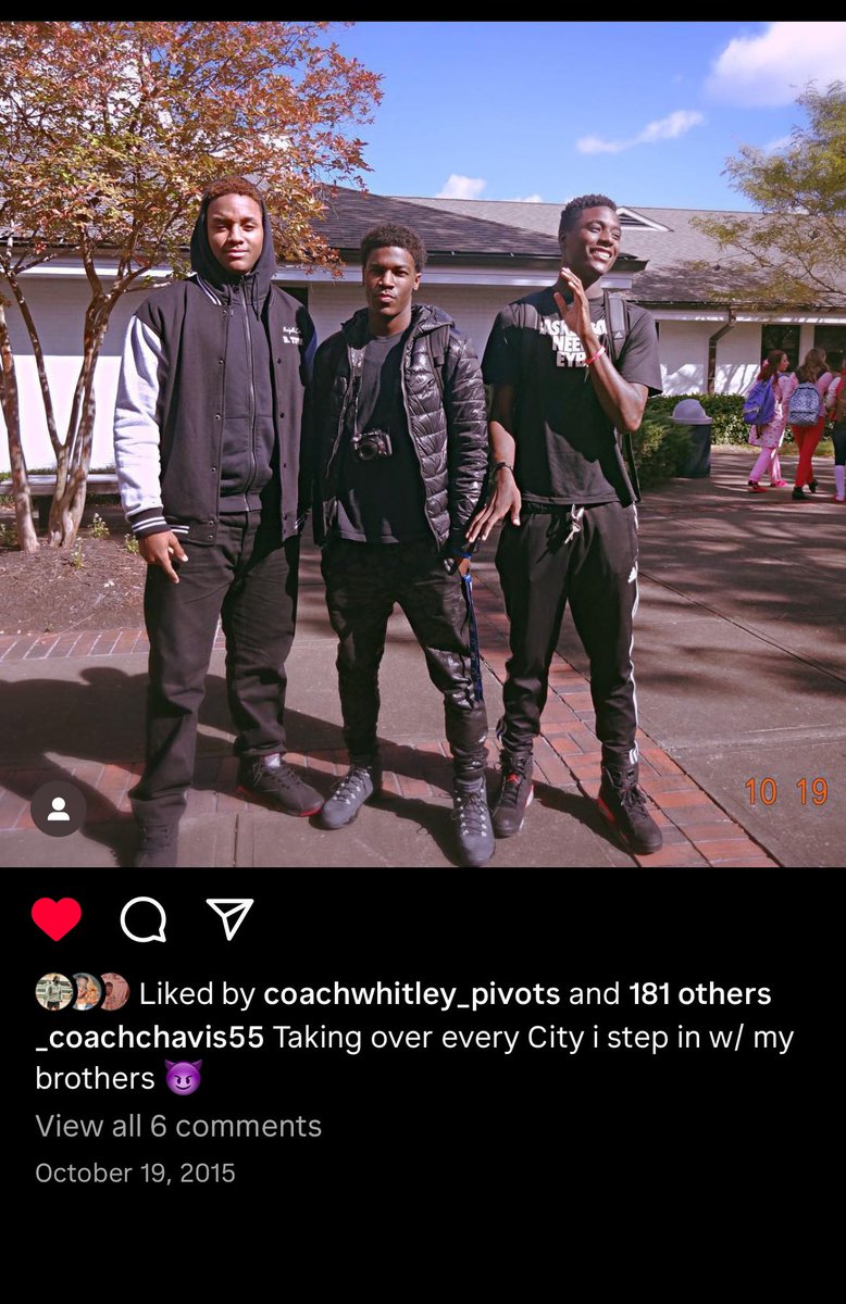 _CoachChavis55's tweet photo. Big 3 forever I love you Bash💙🥲RIH💙 https://t.co/rEIaC2KoKb