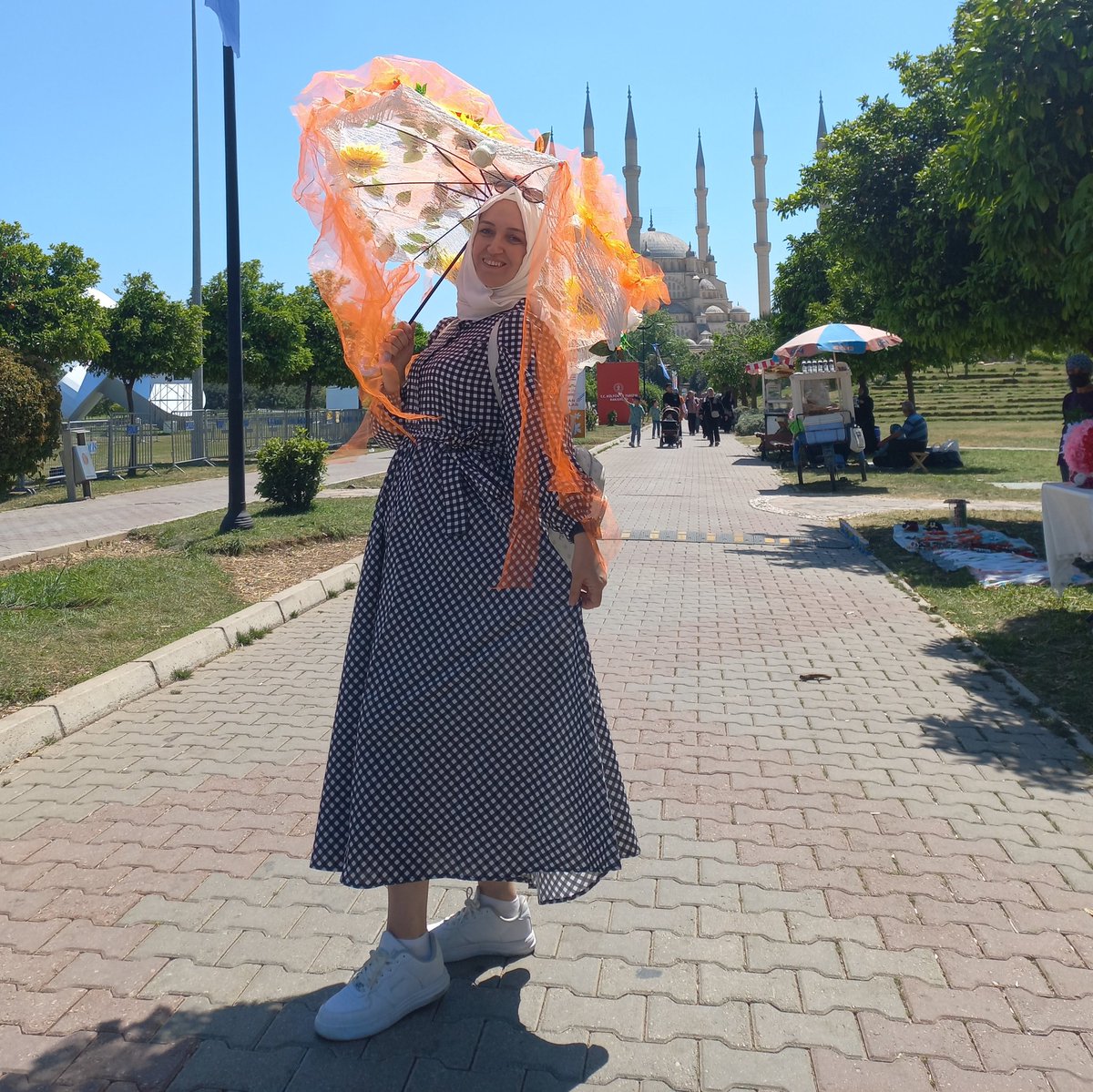 oblomovkadin's tweet photo. Yeni serüvenim;
#DenısDıderot
#Rahibe
#Öznurunkitaplığı
#NisandaAdanada https://t.co/cbGYeydrPK