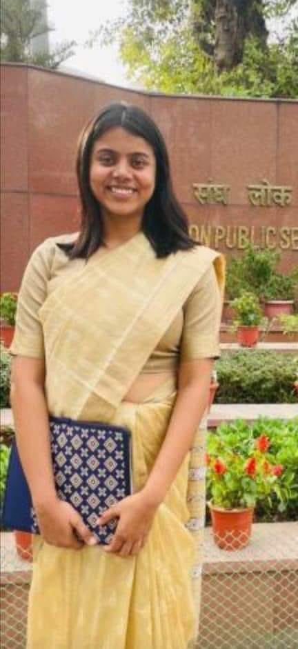 DO1IND's tweet photo. परिश्रम श्रेष्ठ है।
मेरे गृह जनपद गोण्डा की सिविल सेवा छात्रा सुश्री तृप्ति सिंह के परिश्रम का परिणाम #आईएएस !! के लिए चयनित।

 बहुत बहुत #बधाई...✌️😊💐
#Congratulations #UPSC #IAS #DO1IND #Gonda #TriptiSingh https://t.co/f8t0CbBafX