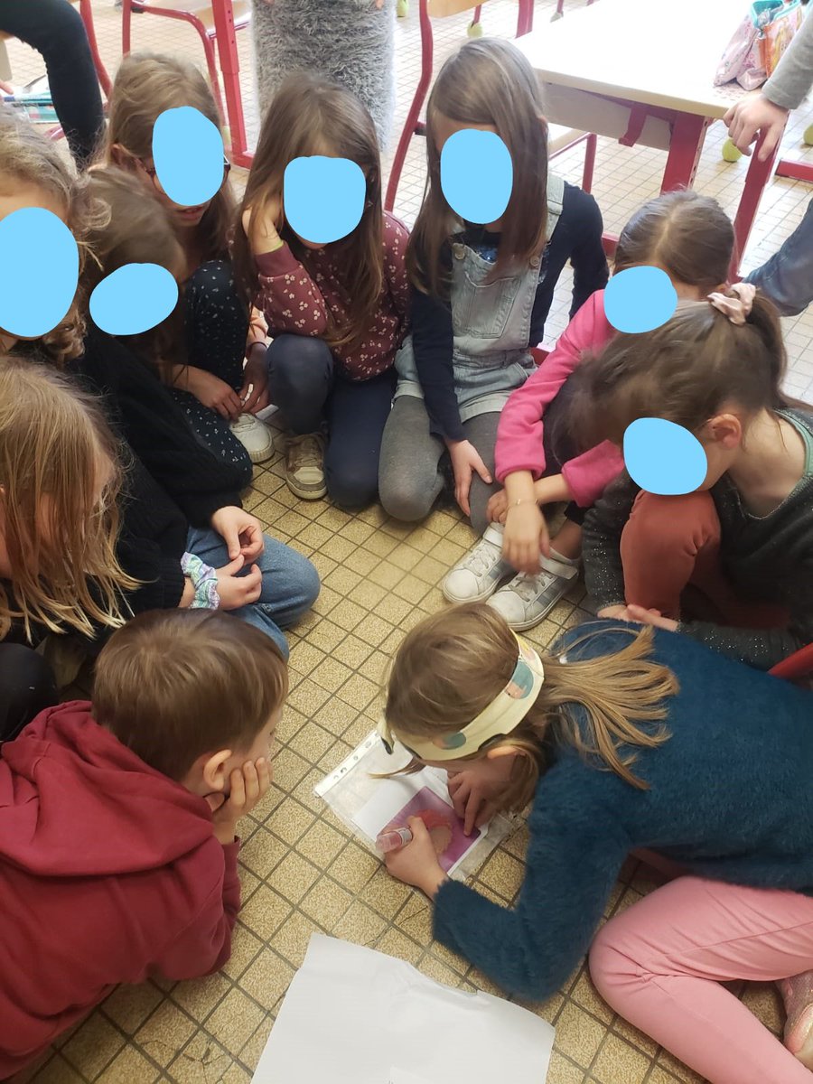 MissionMaths14's tweet photo. #semainedesmaths#MissionMaths14#circonscription de Bayeux. A l'école de Letot la Poterie, on découvre des nombres dans la nature, grâce à un puzzle ou à l'aide de la fée Bonne à Tchi !!!🧐👏🔢🌻 https://t.co/Y637sI8b8n