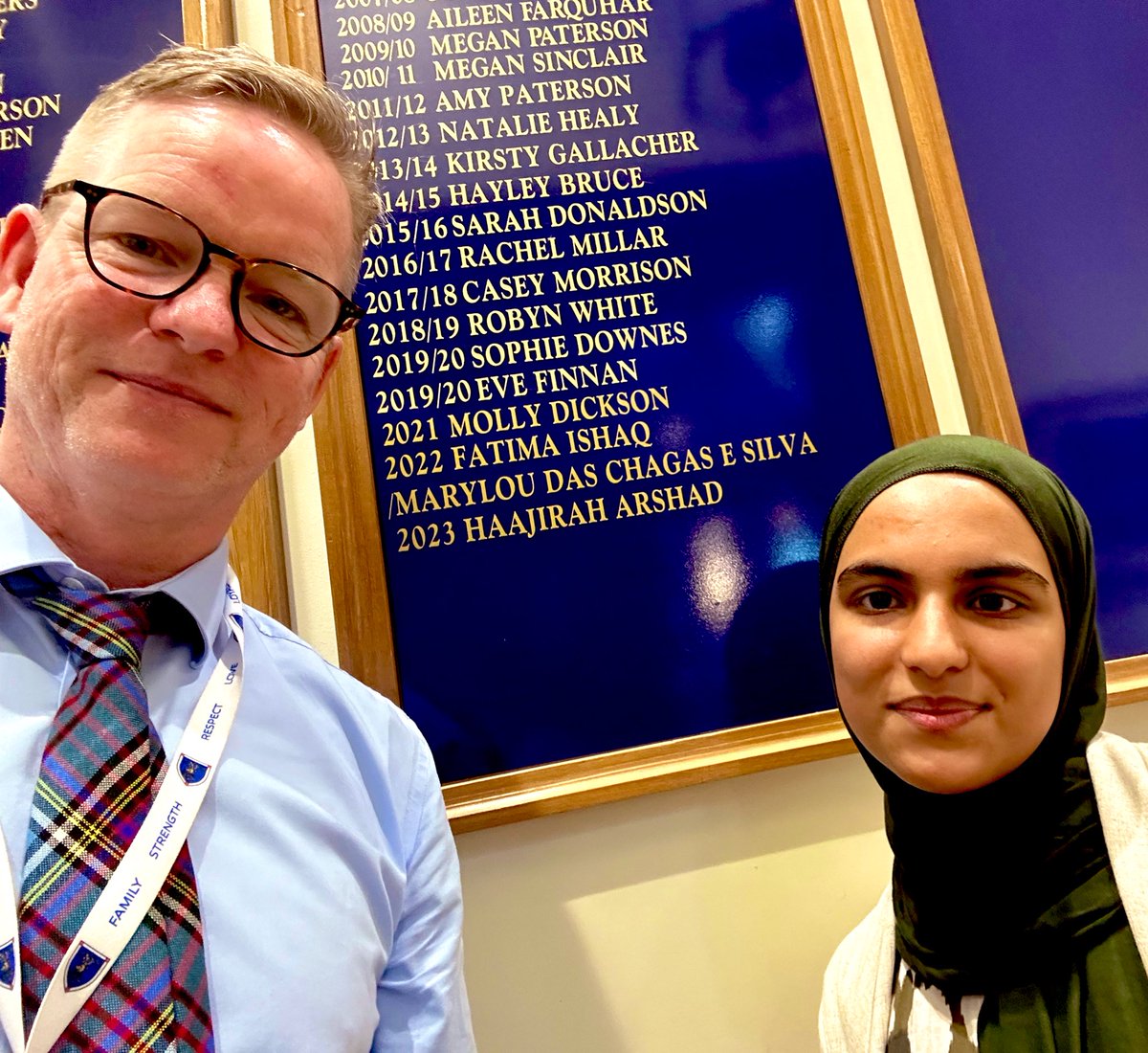 Love it when we receive impromptu visits from our Former Pupils. Former school captain @ArshadHaajirah telling me all about her year in Instanbul learning Arabic before her undergraduate course at @Cambridge_Uni in Islamic Studies begins in September. 👏❤️