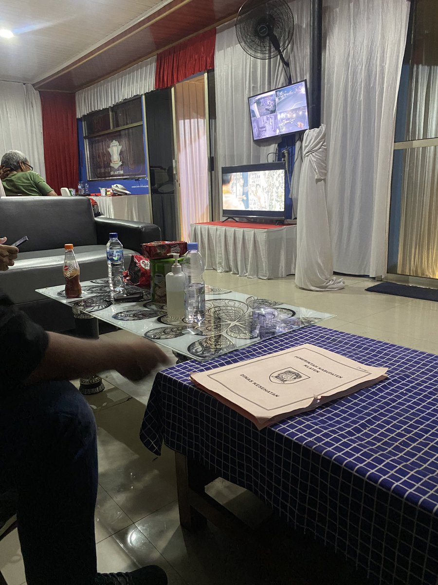daller21's tweet photo. Kukira pos-pos ini dah bubar pas liburannya kelar. Ternyata ku sala 🥲 https://t.co/3pvq5AvlzL