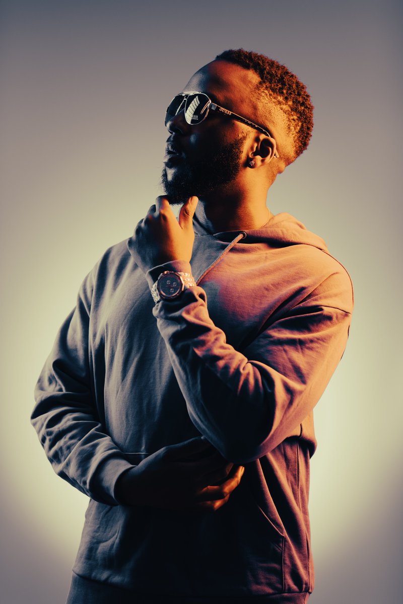 DRAGG <a href="/DRAGGOFFICIAL/">DRAGG</a> is a visually impaired artist born in South African and has an ability to rhyme remarkably 🔥. Such talent is very rare 🙌🏾. Let’s stream his music: lnk.fuga.com/mixedfeelings #MixedFeelings