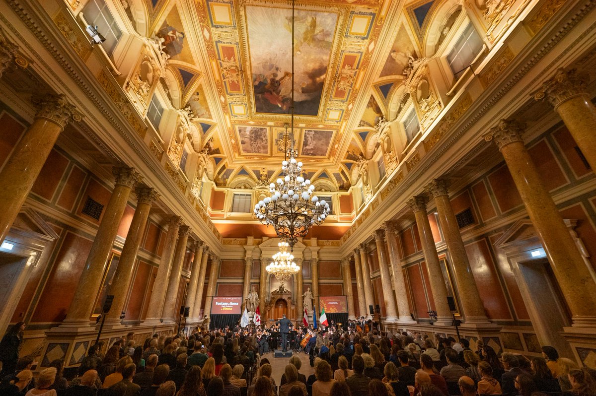 ItalyinAustria's tweet photo. 🇮🇹L'Orchestra Giovanile Fontane di Roma ha tenuto un concerto in occasione della prima giornata del Made in Italy in #Austria presso la prestigiosa Großer Festsaal dell'@univienna. 

@ITAWien_ 
@ItalyMFA https://t.co/rC6ZwG379a